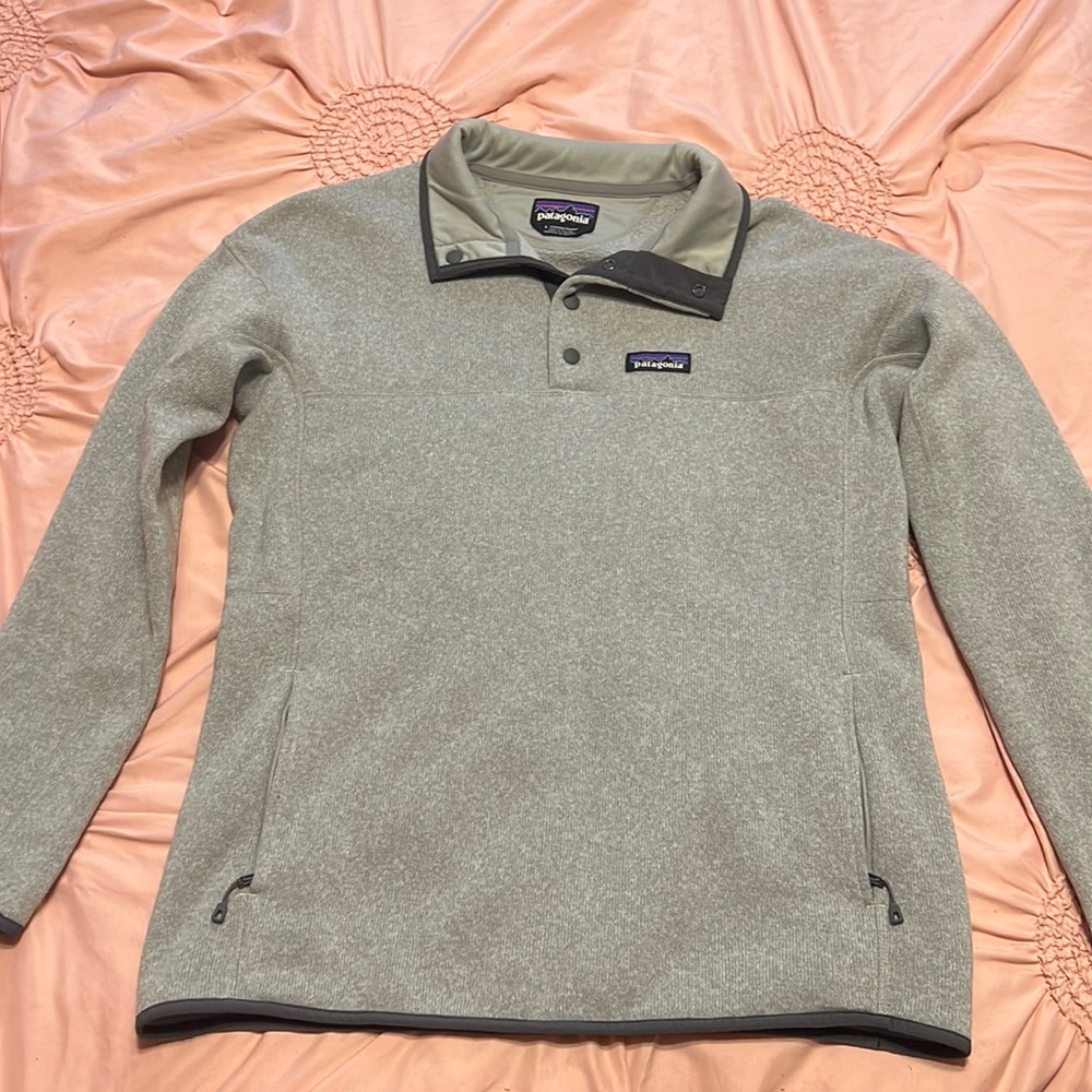 Womens Patagonia 1/4 button sweatshirt